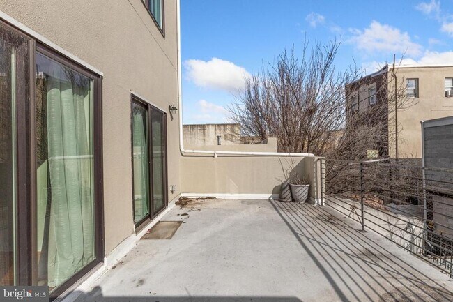 Building Photo - 2031 S Juniper St