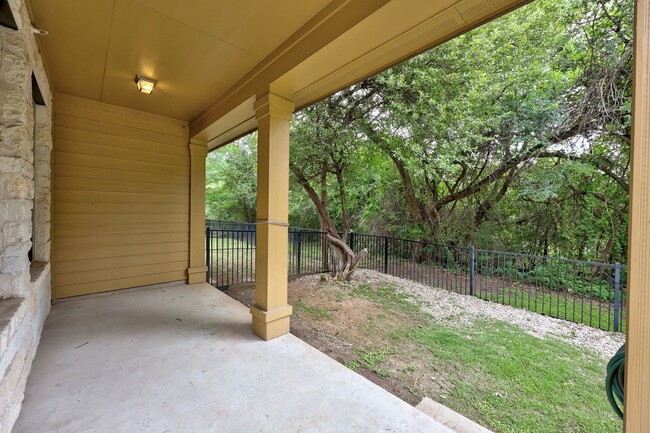 Building Photo - Updated Scofield Villas Condo with Garage & Private Yard