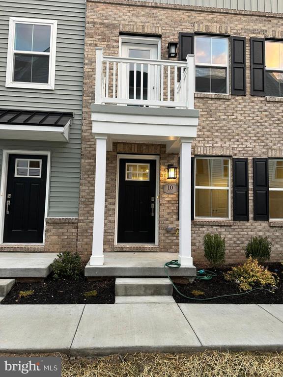 Building Photo - 10 Barbine Wy