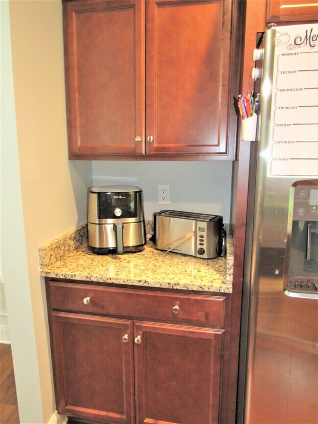 Building Photo - 4 Bedroom 2.5 Bath Onslow Bay