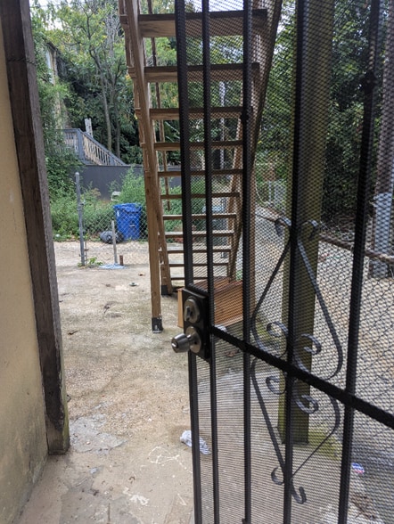 Building Photo - 2018 N Payson St