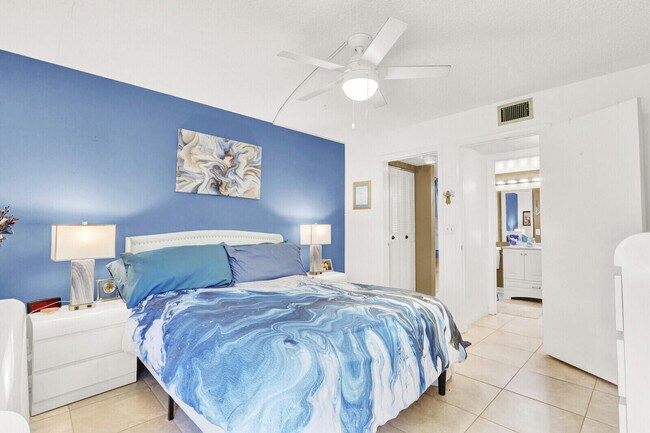 Building Photo - 309 Knotty Pine Cir