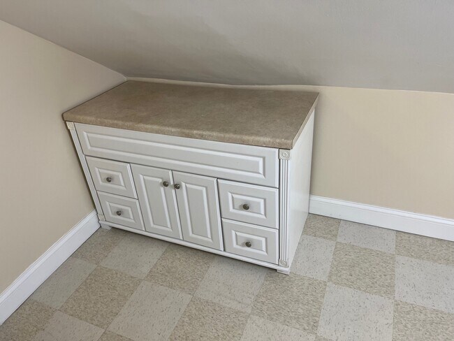 Building Photo - 3 City Ave