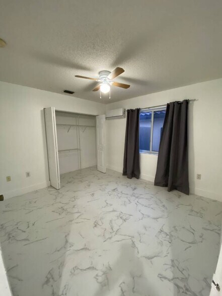 Building Photo - 9149 SW 157th Ct