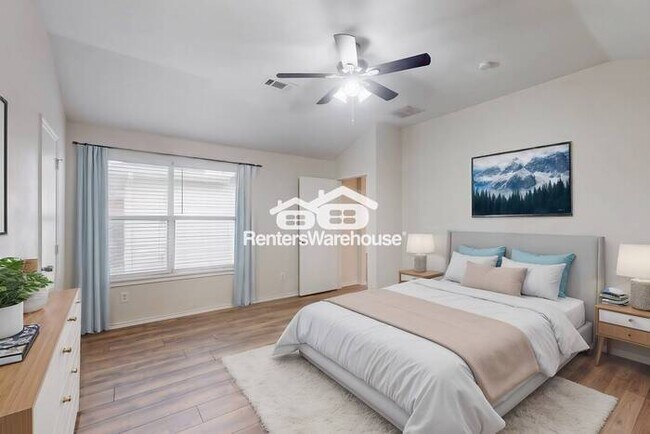 Building Photo - MOVE IN Special 1/2 Off One Month Rent REA...