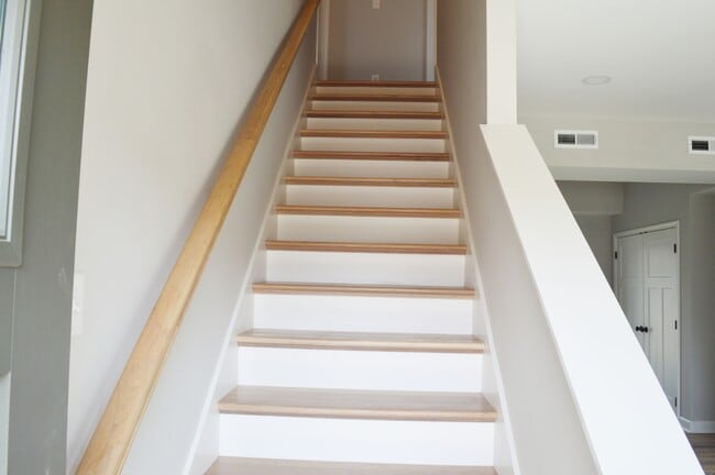 Building Photo - 1430 Village Lp