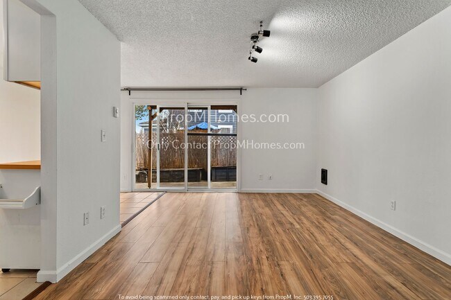 Building Photo - 121 Molalla Ave