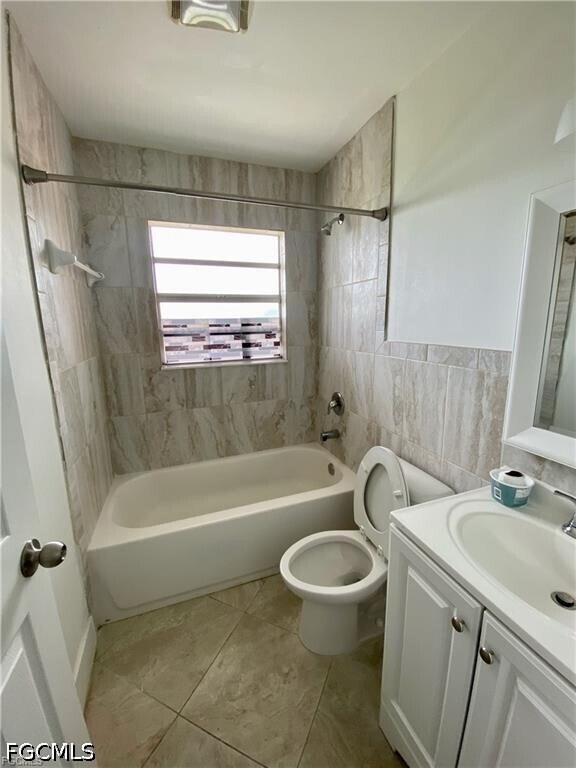 Building Photo - 4819 Marine Dr