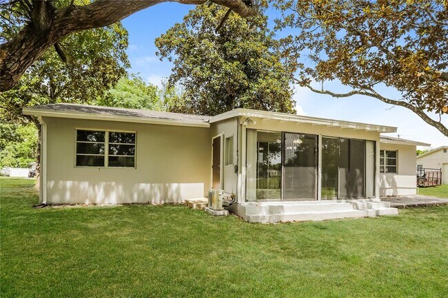 Building Photo - 1380 Gainesville Dr