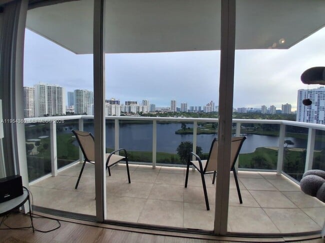 Building Photo - 3625 N Country Club Dr