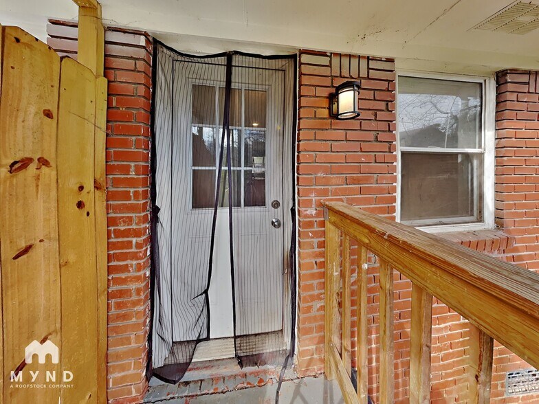 Building Photo - 224 Buchanan Terrace