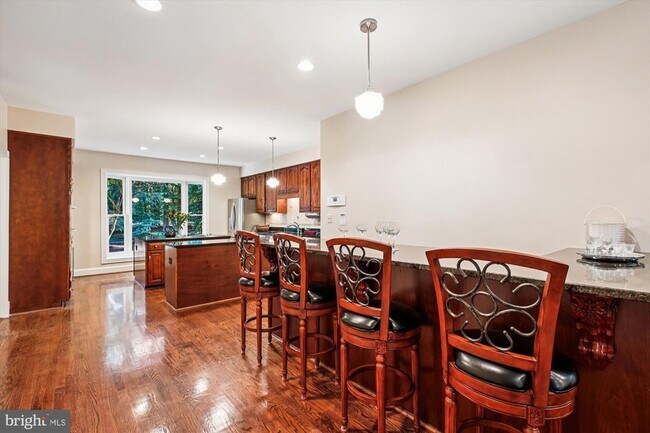 Building Photo - 9454 Newbridge Dr