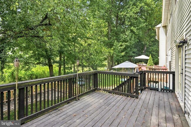 Building Photo - 40 Woodstream Ct