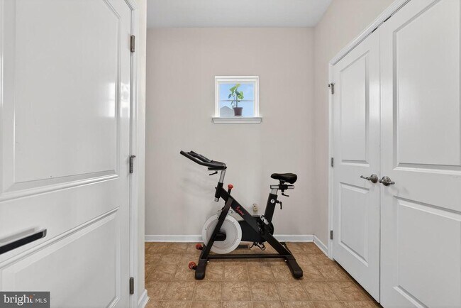 Building Photo - 40 Gina Dr