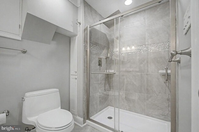 Building Photo - 2501 Eastern Point Ct