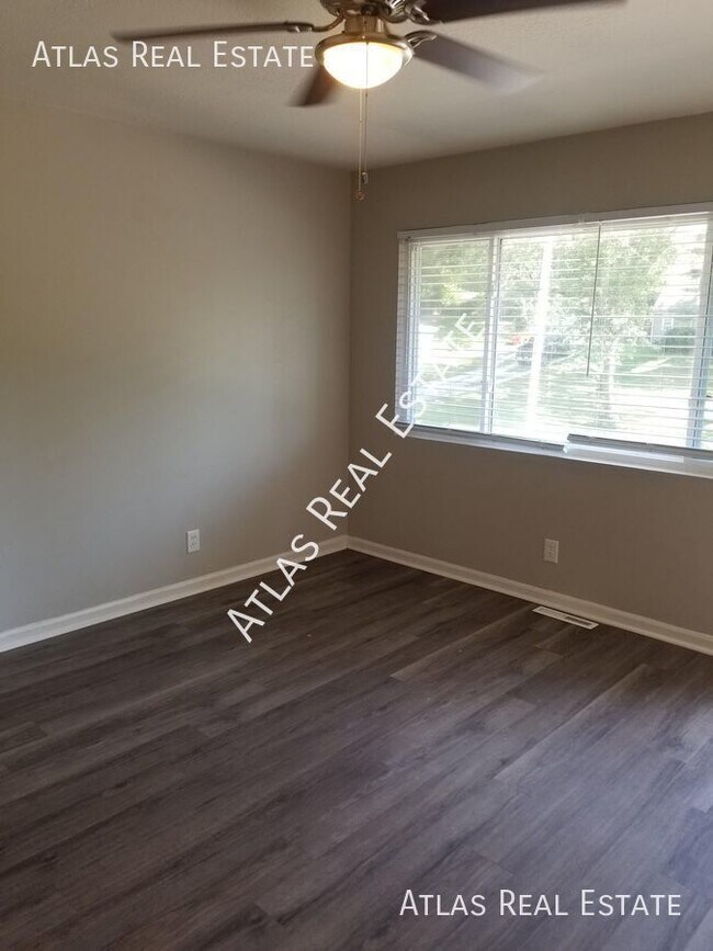 Building Photo - 9414-9416 E 14th Street S - 9416