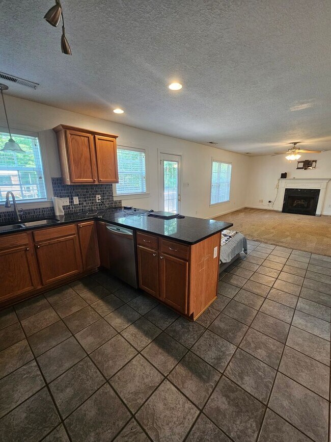 Building Photo - Gorgeous & Spacious 4 Bedroom In Carolina Forest
