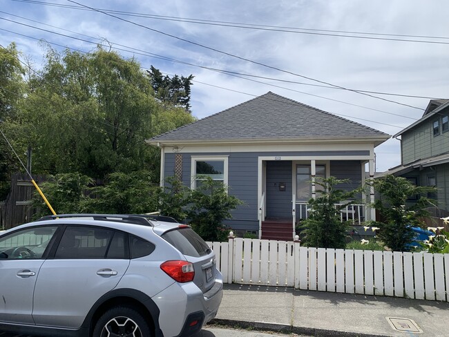 Primary Photo - 1065 5th St