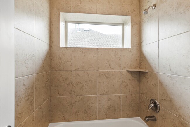 Building Photo - 15714 Highlands Cove Dr