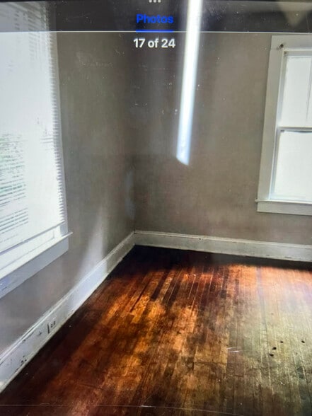 Building Photo - 1313 Winona Ave