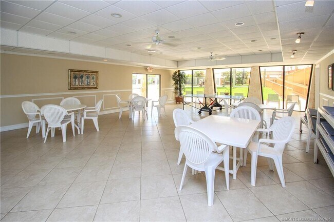 Building Photo - 10680 S Ocean Dr