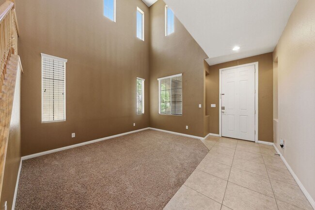 Building Photo - Spacious Summerlin Gem with Loft and Balcony Suite