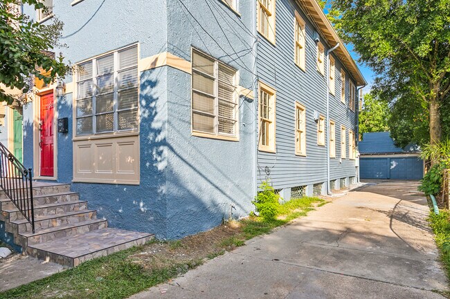 Building Photo - 2209 Broadway St