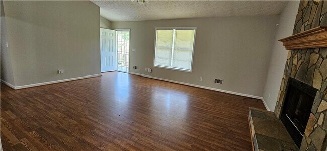 Building Photo - 1308 Crumbley Rd