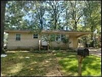 Building Photo - 7 S Wakefield Dr