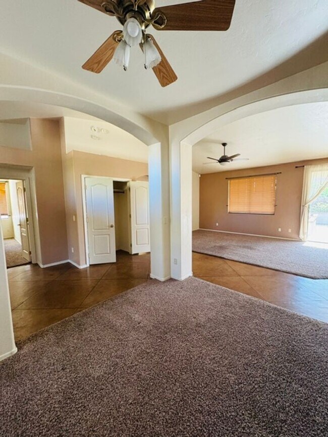 Building Photo - Oro Valley- 4 bedroom/ 2 bathroom home