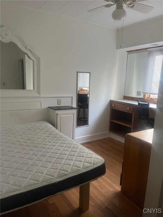 Building Photo - 1205 Madison St