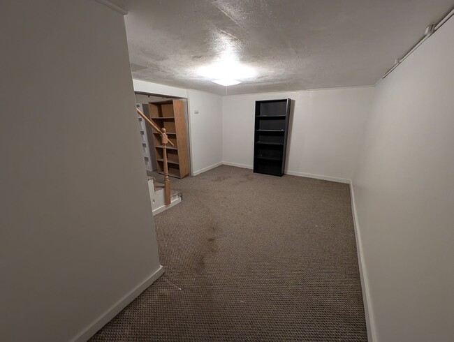 Building Photo - Quaint 2 Bedroom in Navy Yard City - TONS of Extra Space! Available Now!