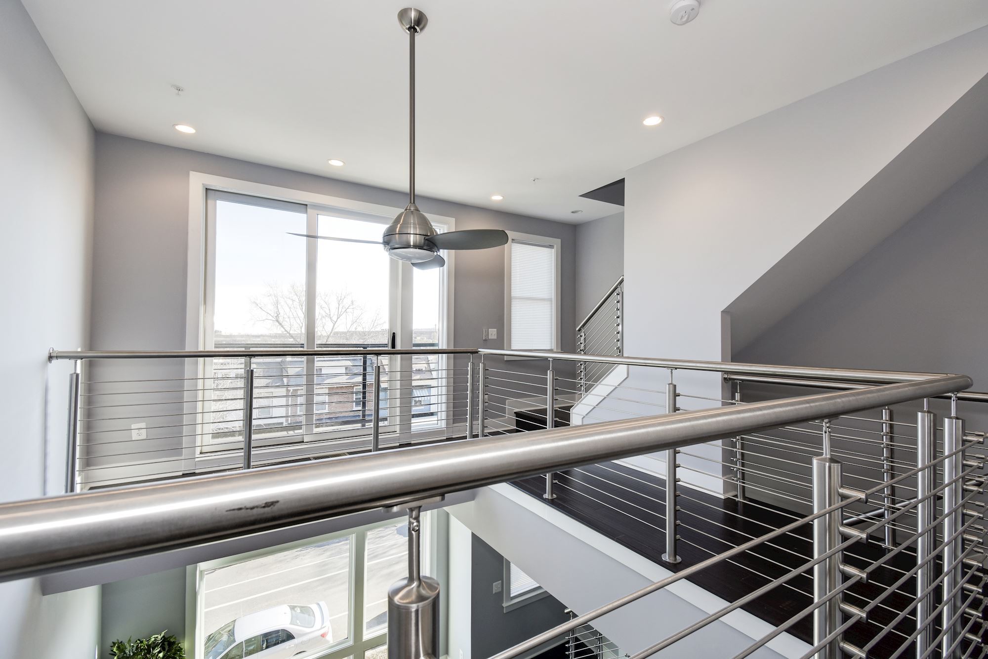 Building Photo - 2122 3rd St NE