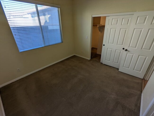 Building Photo - 5994 Shining Light Ave