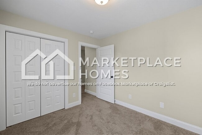 Building Photo - 2219 Perrins Ln