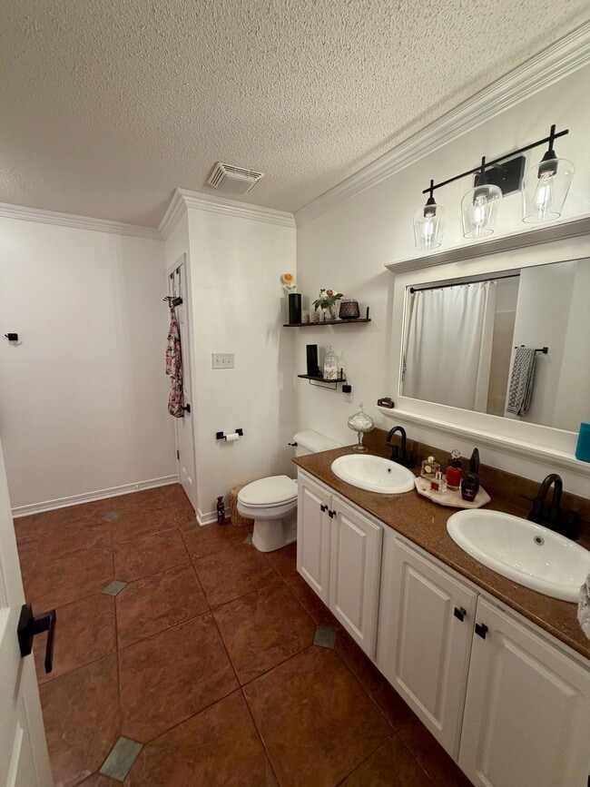 Building Photo - 3406 Hermitage Ct