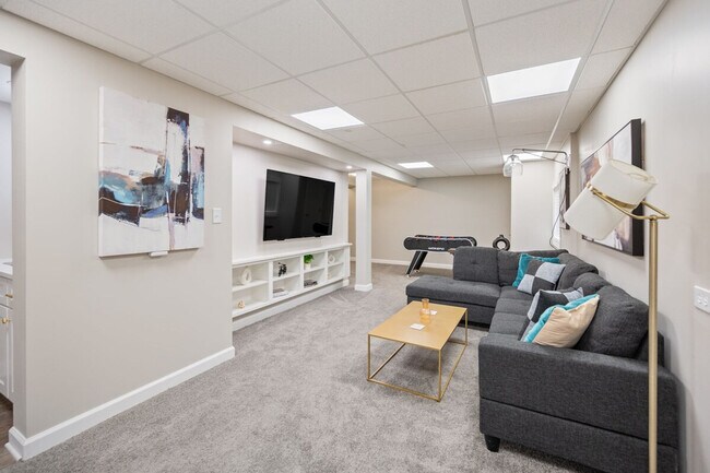 Building Photo - 14237 S Newberg Ct