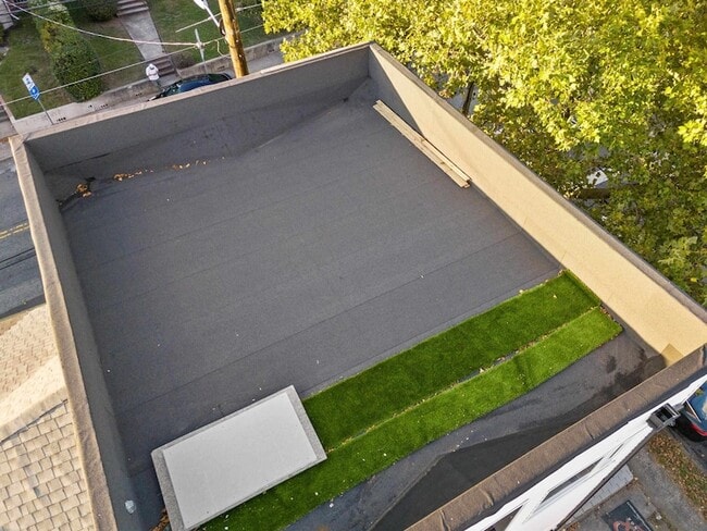 Building Photo - 312 Garfield Ave