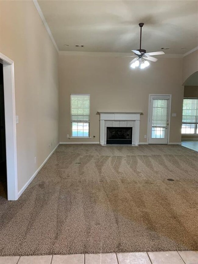 Building Photo - 131 Live Oaks Dr