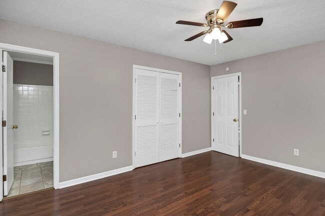 Building Photo - Beautifully Renovated 3-Bedroom Home in Co...