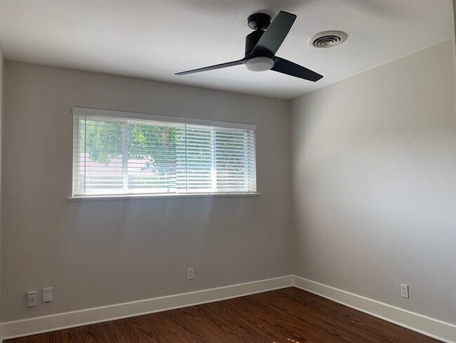 Building Photo - 1501 Braes Ridge Dr