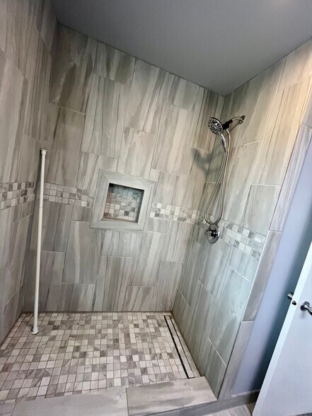 Building Photo - 2441 Norvell Rd