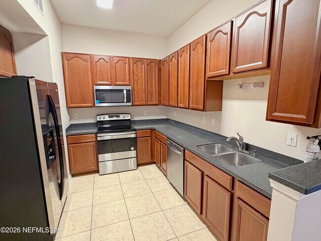 Building Photo - 8212 White Falls Blvd