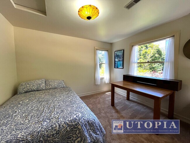 Building Photo - Beautiful, custom finished home in Aptos, ...
