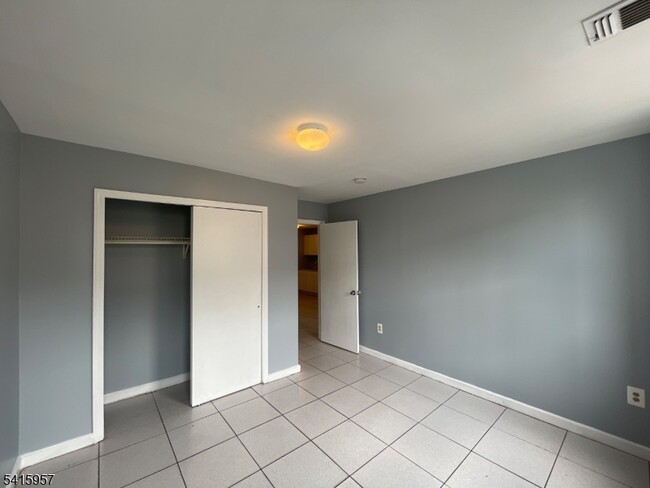 Building Photo - 87 1st St