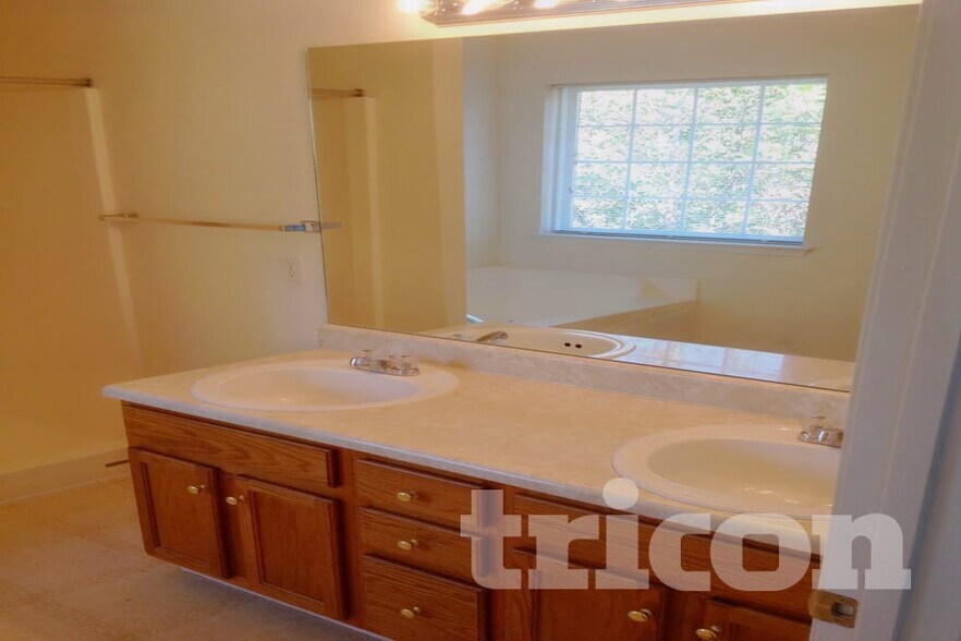 Building Photo - 8417 Cyprus Ridge Way