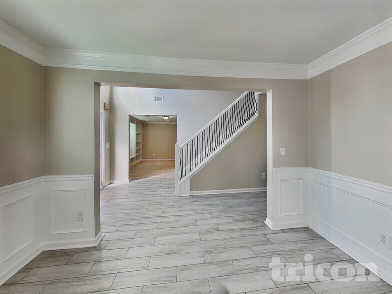 Building Photo - 1806 Dalton Way