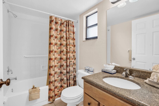 Building Photo - 600 Neapolitan Way