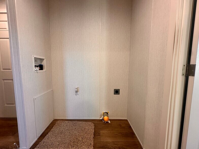 Building Photo - 11 Lapin St