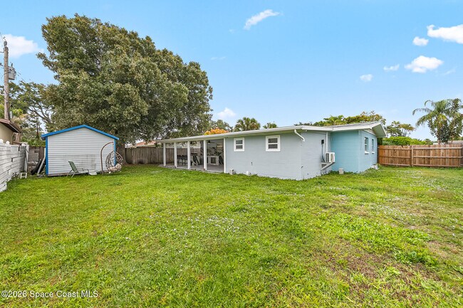 Building Photo - 719 6th St